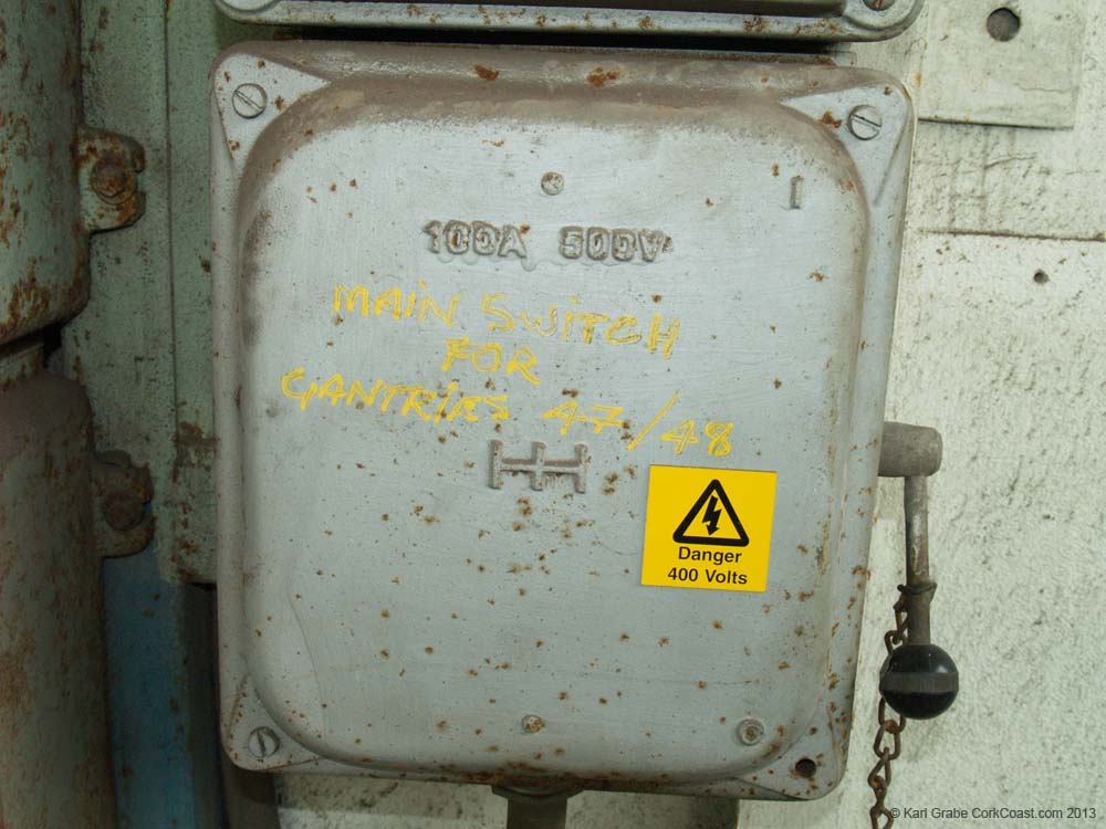KG254978 gantry crane switch