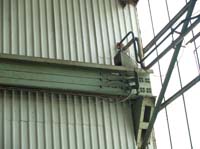 KG254969 electric supply pipe hall